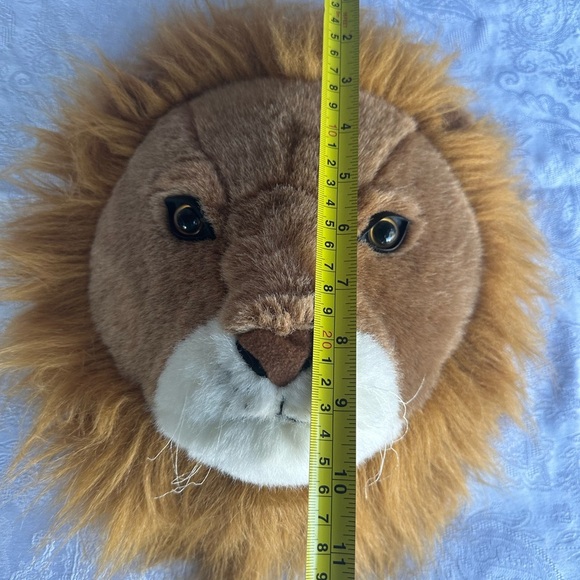 Lion Plush Wall Decor - Picture 2 of 6